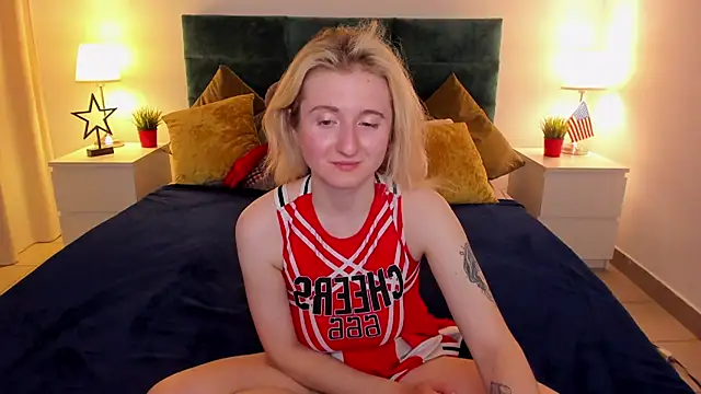 CamillaDreamer online show from October 18, 2025, 3:14 pm