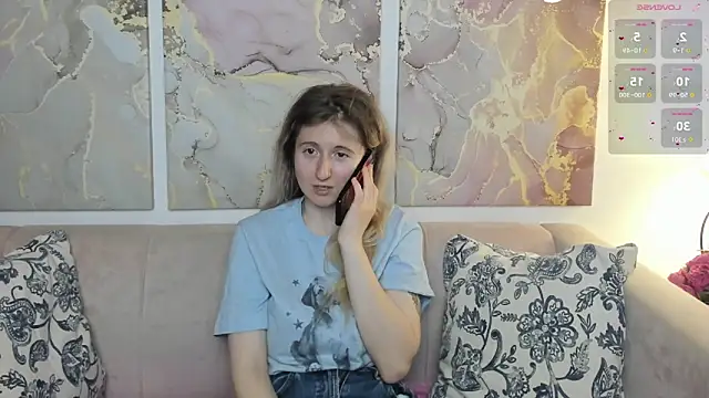 Snapshot of CamillaDreamer chatting on May 27, 2026, 3:08 pm CamillaDreamer online show from May 27, 2026, 3:08 pm