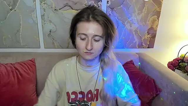 Snapshot of CamillaDreamer chatting on July 16, 2026, 5:10 pm CamillaDreamer online show from July 16, 2026, 5:10 pm