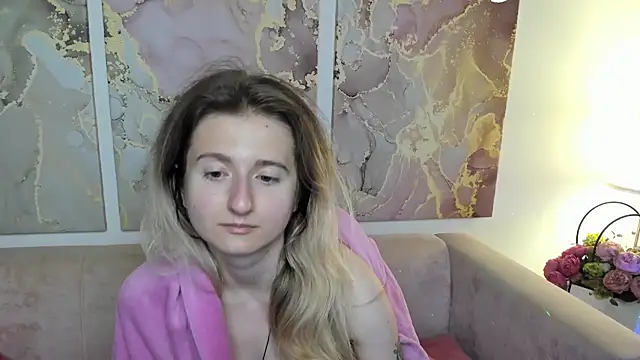 Snapshot of CamillaDreamer chatting on July 15, 2026, 11:34 pm CamillaDreamer online show from July 15, 2026, 11:34 pm