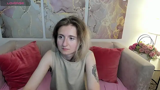 Snapshot of CamillaDreamer chatting on August 5, 2026, 4:06 am CamillaDreamer online show from August 5, 2026, 4:06 am
