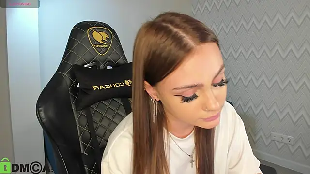 Snapshot of KarinaBroks chatting on November 26, 2025, 11:43 am KarinaBroks online show from November 26, 2025, 11:43 am