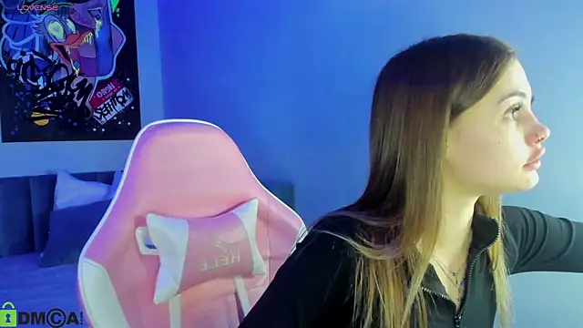 Snapshot of KarinaBroks chatting on December 22, 2025, 10:48 am KarinaBroks online show from December 22, 2025, 10:48 am