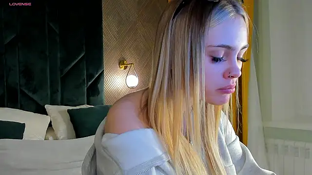 Snapshot of KarinaBroks chatting on January 13, 2026, 10:19 am KarinaBroks online show from January 13, 2026, 10:19 am