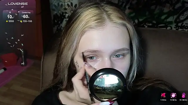 Snapshot of Liaaa_Li chatting on November 8, 2025, 4:16 am Liaaa Li online show from November 8, 2025, 4:16 am