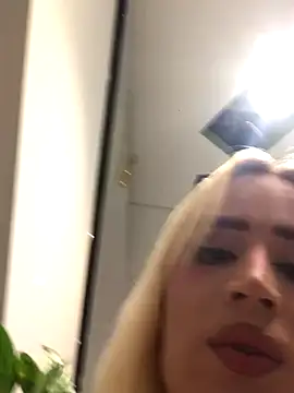 Snapshot of alexawinterrr chatting on December 1, 2025, 10:43 pm alexawinterrr online show from December 1, 2025, 10:43 pm