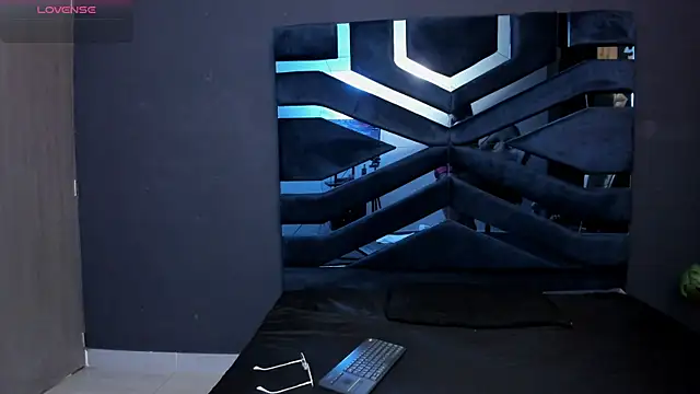 Snapshot of Valka_Ross chatting on October 15, 2025, 11:24 pm Valka Ross online show from October 15, 2025, 11:24 pm