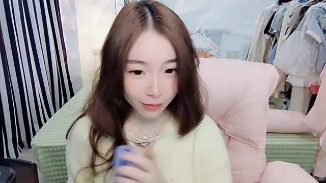 Snapshot of Gardenia-222 chatting on November 4, 2025, 7:56 am Gardenia-222 online show from November 4, 2025, 7:56 am