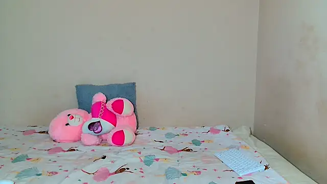 Snapshot of SlimSexxy21 chatting on November 15, 2025, 7:01 am SlimSexxy21 online show from November 15, 2025, 7:01 am