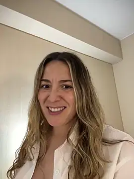 Snapshot of Mariana_gom chatting on February 22, 2026, 1:19 am Mariana gom online show from February 22, 2026, 1:19 am