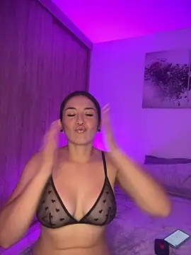 Snapshot of Mariana_gom chatting on November 5, 2025, 3:31 am Mariana gom online show from November 5, 2025, 3:31 am