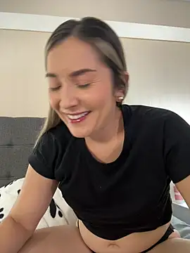 Snapshot of Mariana_gom chatting on February 18, 2026, 2:13 pm Mariana gom online show from February 18, 2026, 2:13 pm