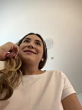 Snapshot of Mariana_gom chatting on February 24, 2026, 1:12 pm Mariana gom online show from February 24, 2026, 1:12 pm