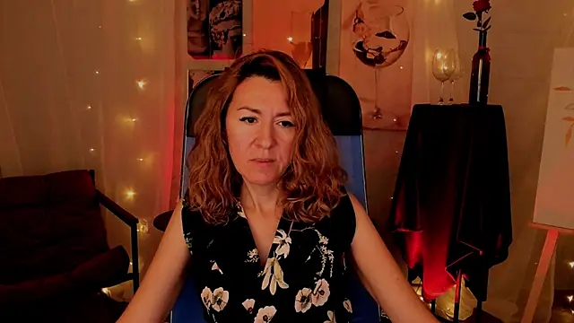 DonnaSmitth online show from November 28, 2025, 3:23 pm