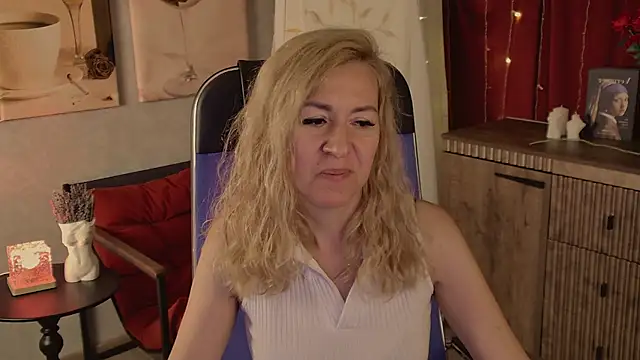 DonnaSmitth online show from June 8, 2026, 7:58 pm