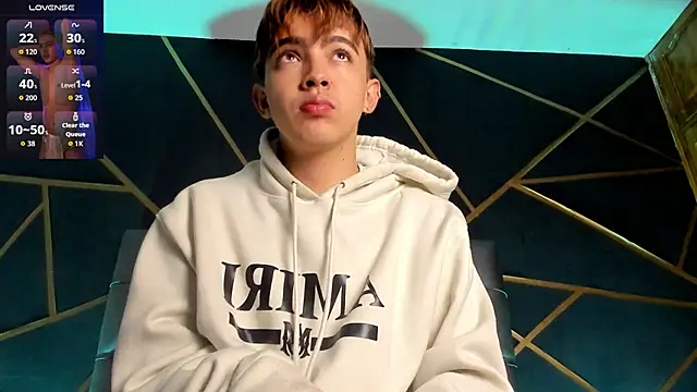 Lian Miller1  online show from December 16, 2025, 12:09 pm