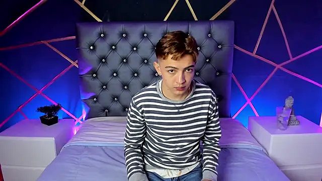 Lian Miller1  online show from October 10, 2025, 12:39 pm