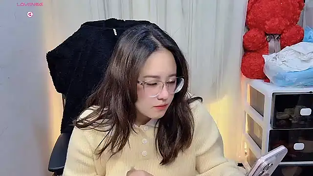 NEWONETO online show from November 28, 2025, 12:27 pm