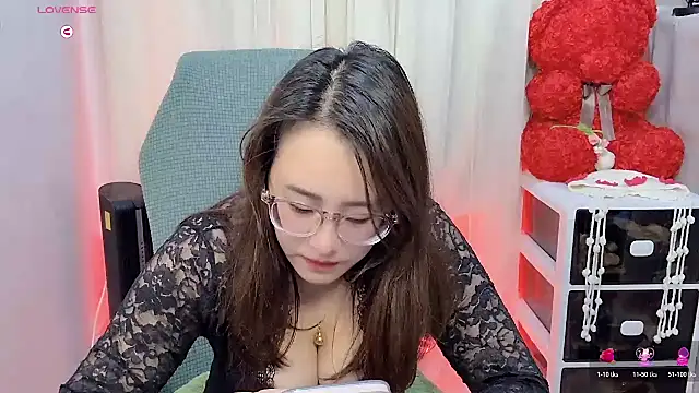 NEWONETO online show from November 16, 2025, 11:04 am