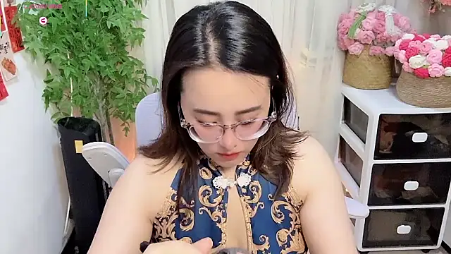 NEWONETO online show from May 3, 2026, 2:53 pm