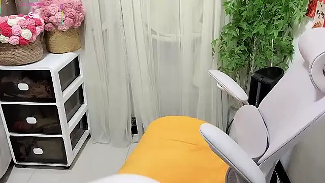 Snapshot of NEWONETO chatting on July 1, 2026, 12:38 pm NEWONETO online show from July 1, 2026, 12:38 pm