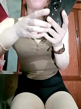 Snapshot of LenaCii chatting on October 27, 2025, 4:30 pm LenaCii online show from October 27, 2025, 4:30 pm