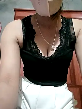 Snapshot of LenaCii chatting on October 21, 2025, 8:08 pm LenaCii online show from October 21, 2025, 8:08 pm