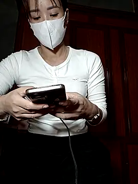 Snapshot of LenaCii chatting on November 11, 2025, 4:24 pm LenaCii online show from November 11, 2025, 4:24 pm