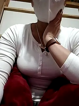 Snapshot of LenaCii chatting on November 18, 2025, 6:33 pm LenaCii online show from November 18, 2025, 6:33 pm