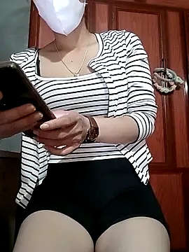 Snapshot of LenaCii chatting on October 31, 2025, 2:57 pm LenaCii online show from October 31, 2025, 2:57 pm