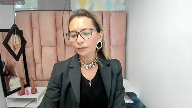 Issa Milf   online show from April 27, 2026, 4:49 pm