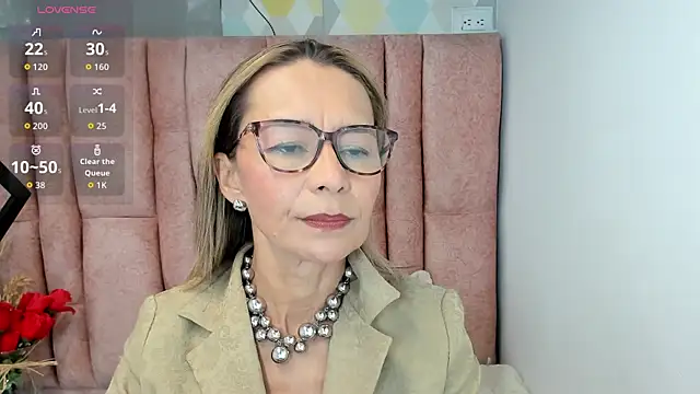 Snapshot of Issa_Milf__ chatting on June 12, 2026, 1:09 pm Issa Milf online show from June 12, 2026, 1:09 pm