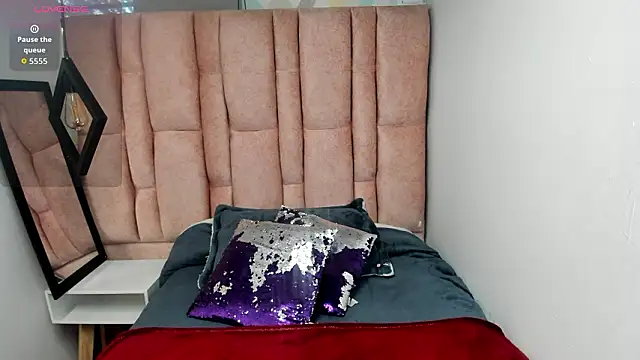 Issa Milf   online show from February 28, 2026, 12:16 pm