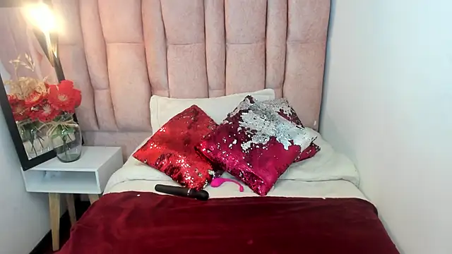 Snapshot of Issa_Milf__ chatting on July 2, 2026, 1:28 pm Issa Milf online show from July 2, 2026, 1:28 pm