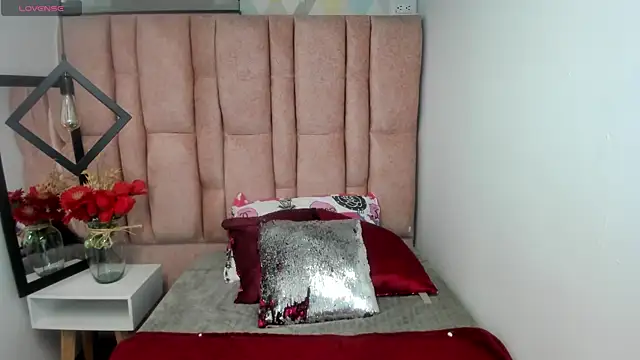 Snapshot of Issa_Milf__ chatting on June 4, 2026, 1:38 pm Issa Milf online show from June 4, 2026, 1:38 pm