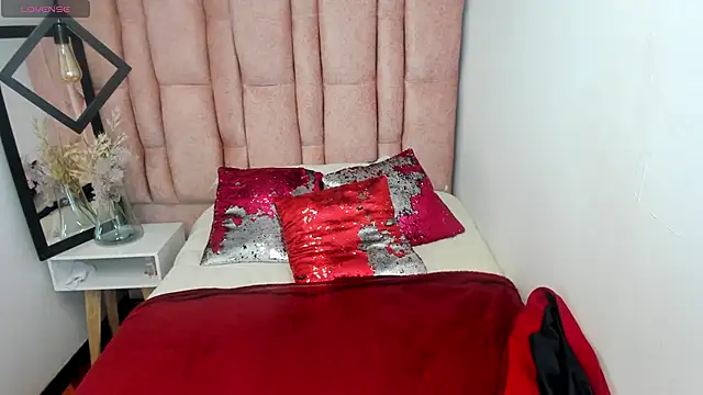 Snapshot of Issa_Milf__ chatting on May 29, 2026, 1:28 pm Issa Milf online show from May 29, 2026, 1:28 pm