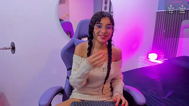 Snapshot of liz__cute chatting on October 3, 2025, 11:56 am liz cute online show from October 3, 2025, 11:56 am