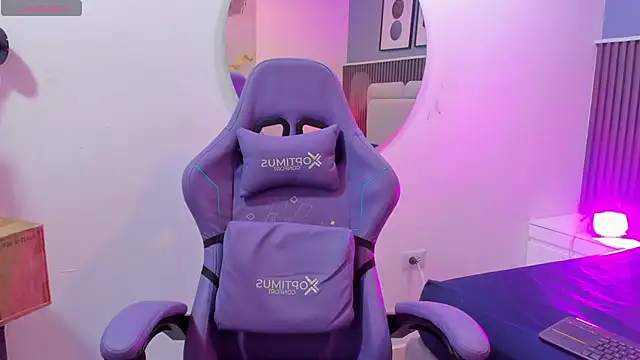 Snapshot of liz__cute chatting on October 4, 2025, 11:56 am liz cute online show from October 4, 2025, 11:56 am