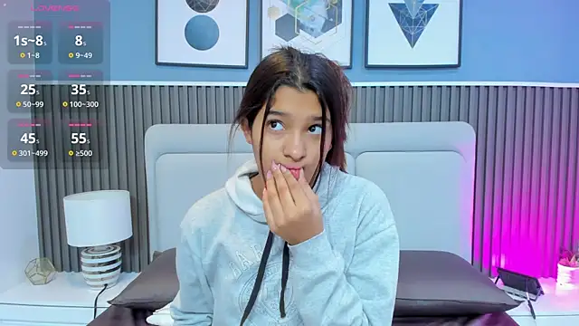 Snapshot of liz__cute chatting on October 31, 2025, 11:29 am liz cute online show from October 31, 2025, 11:29 am