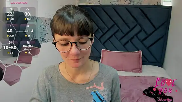 Snapshot of Valery_More__ chatting on June 25, 2026, 1:27 pm Valery More online show from June 25, 2026, 1:27 pm