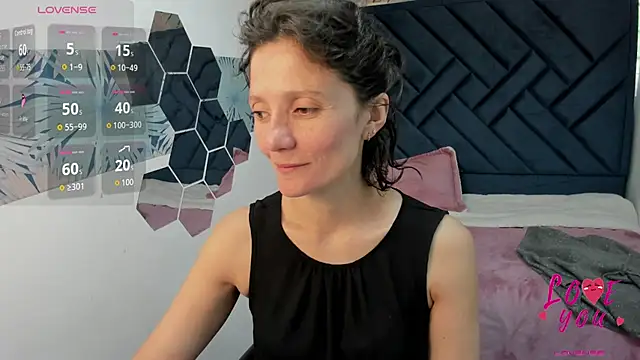 Snapshot of Valery_More__ chatting on July 9, 2026, 1:21 pm Valery More online show from July 9, 2026, 1:21 pm