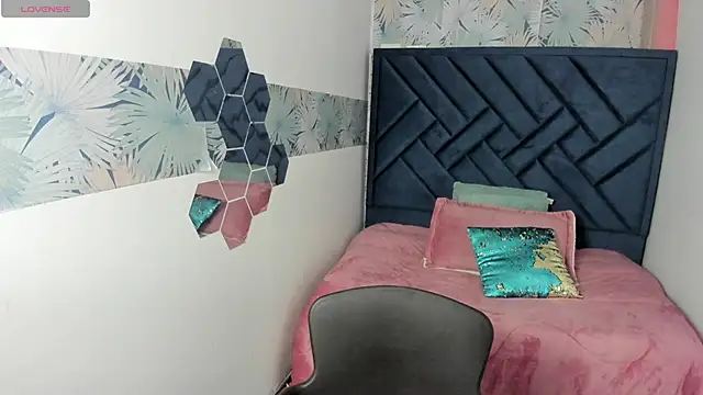 Snapshot of Valery_More__ chatting on February 23, 2026, 1:12 pm Valery More online show from February 23, 2026, 1:12 pm