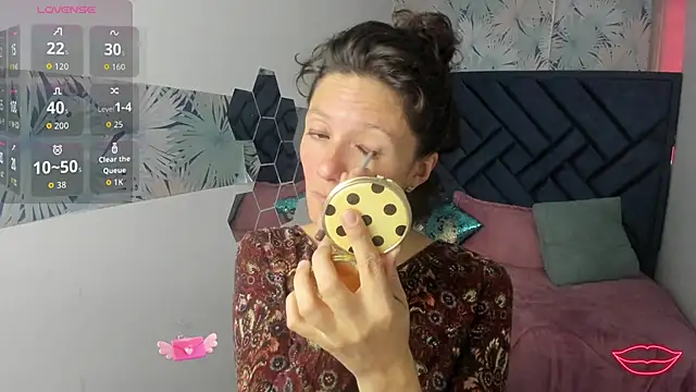 Snapshot of Valery_More__ chatting on February 15, 2026, 3:00 pm Valery More online show from February 15, 2026, 3:00 pm