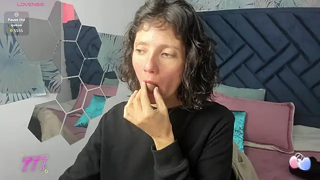 Snapshot of Valery_More__ chatting on March 8, 2026, 1:36 pm Valery More online show from March 8, 2026, 1:36 pm