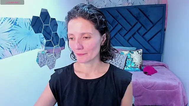 Valery More   online show from May 7, 2026, 1:14 pm