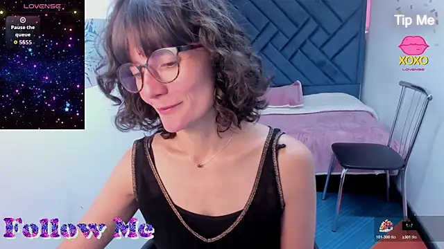 Snapshot of Valery_More__ chatting on July 28, 2026, 2:13 pm Valery More online show from July 28, 2026, 2:13 pm