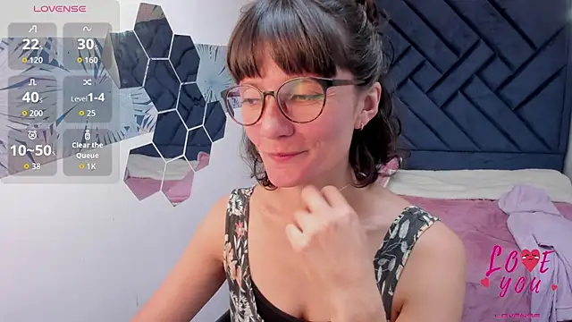 Snapshot of Valery_More__ chatting on July 6, 2026, 3:03 pm Valery More online show from July 6, 2026, 3:03 pm