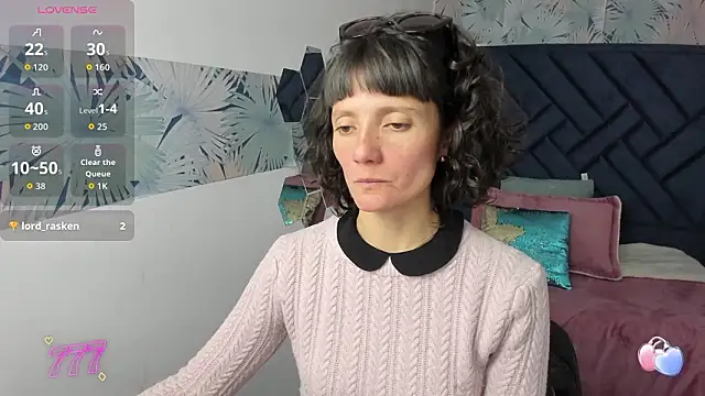 Snapshot of Valery_More__ chatting on March 7, 2026, 2:33 pm Valery More online show from March 7, 2026, 2:33 pm