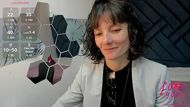 Snapshot of Valery_More__ chatting on June 24, 2026, 1:43 pm Valery More online show from June 24, 2026, 1:43 pm