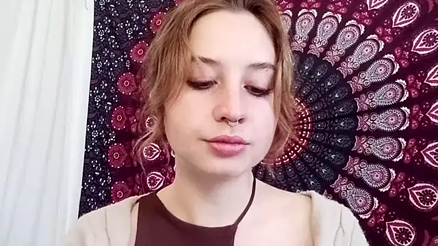 Snapshot of AdalynKiss chatting on October 7, 2025, 6:14 am AdalynKiss online show from October 7, 2025, 6:14 am